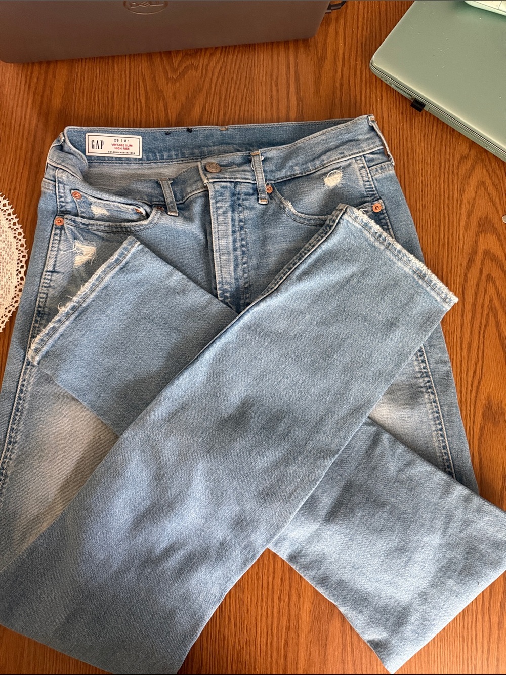 GAP Women’s Light Wash Slim Straight Jeans 8 Tall